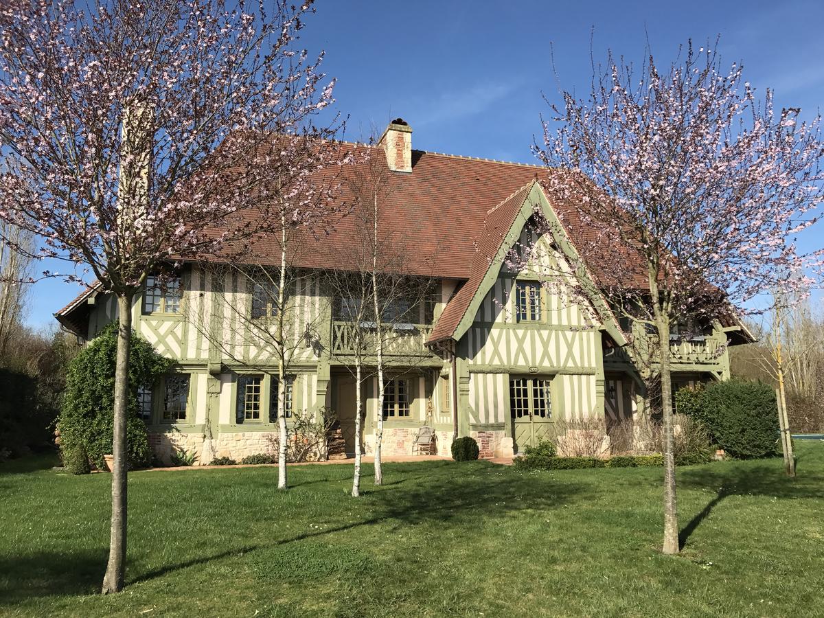 Manoir Des Douets Villa Beuvron-en-Auge Esterno foto